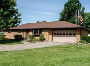 8 Schauer Cir, Medway, OH 45341