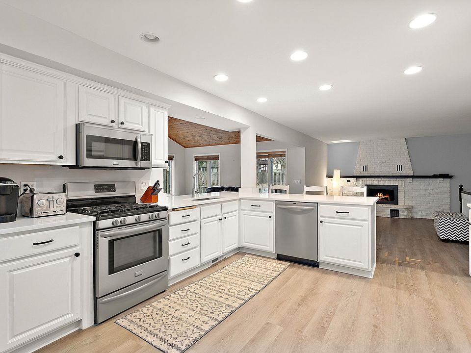 7493 Berkshire Way, Maple Grove, MN 55311 | Zillow