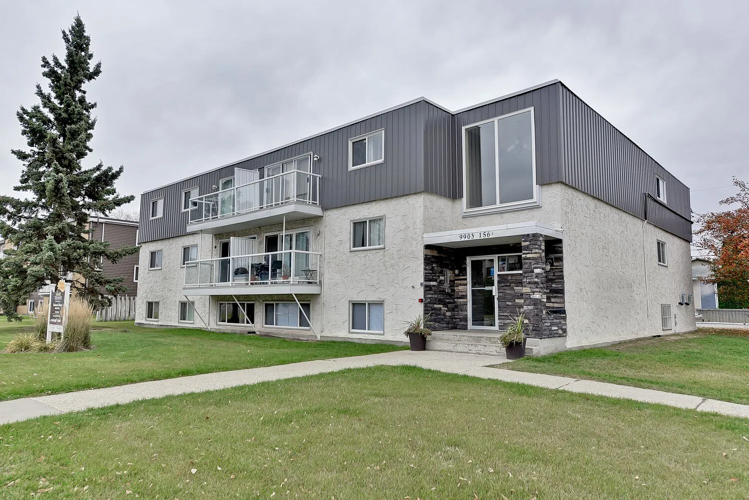MacKenzie Apartments — Photo 2