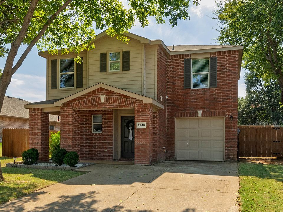 1st image of 2440 Tan Oak Dr
