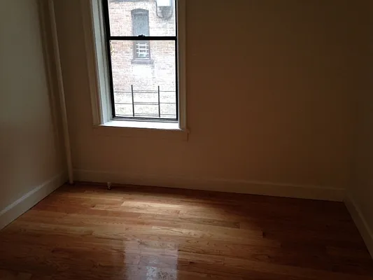 Rented by Premier Metro Realty Corp | media 52