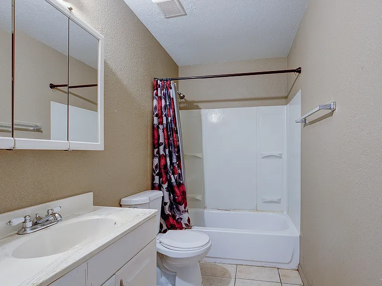 9631 N 12th Ave #201 — Photo 13