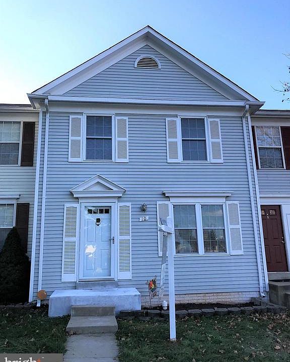 Great 3 lvl townhome in Countryside