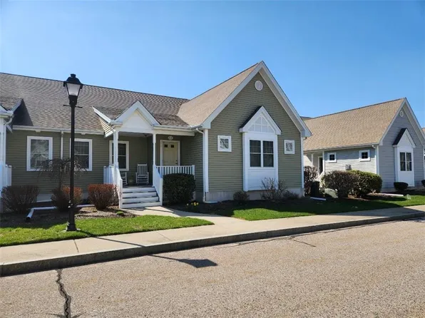 500 Mendon Rd Unit 216, Cumberland, RI 02864