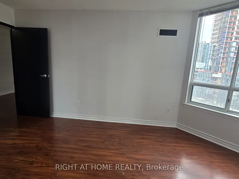 550 Webb Dr #914 — Photo 10