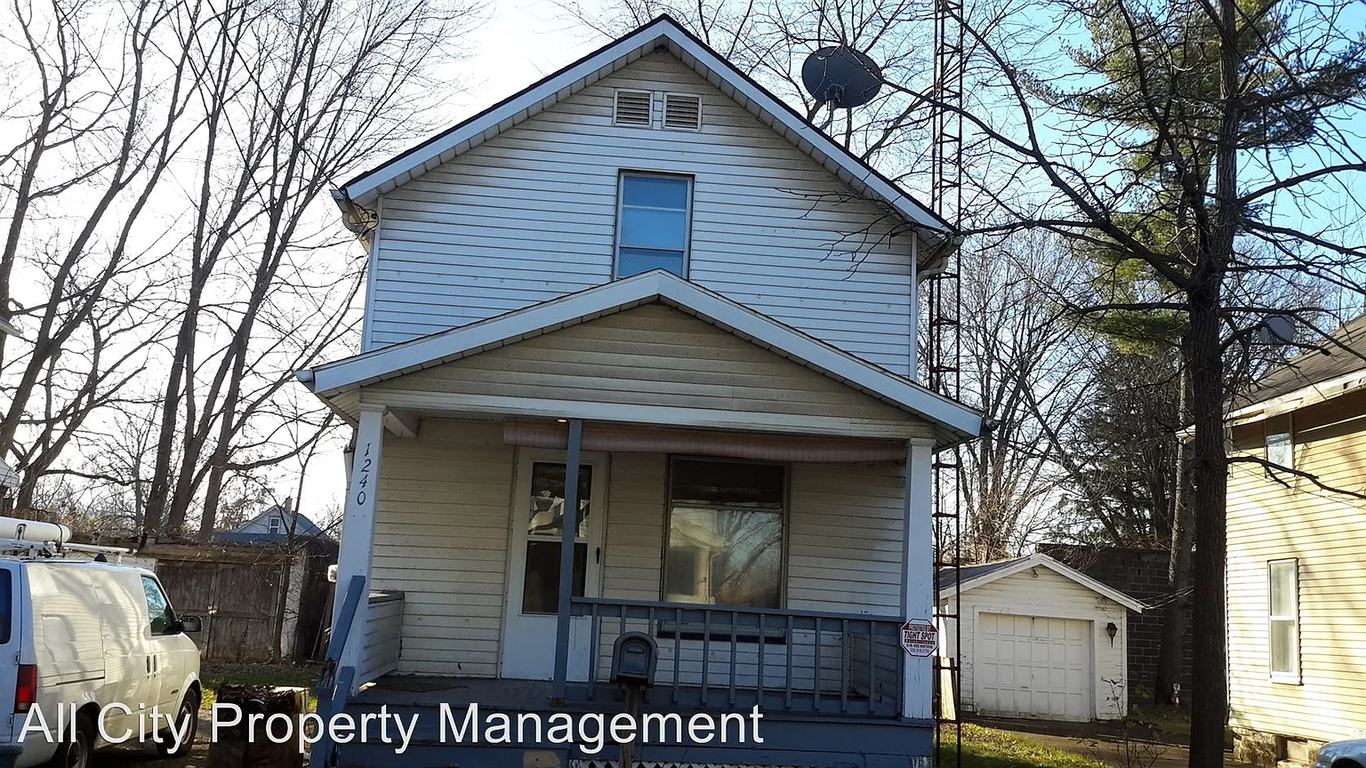 1240 Severn Ct SE photo 1