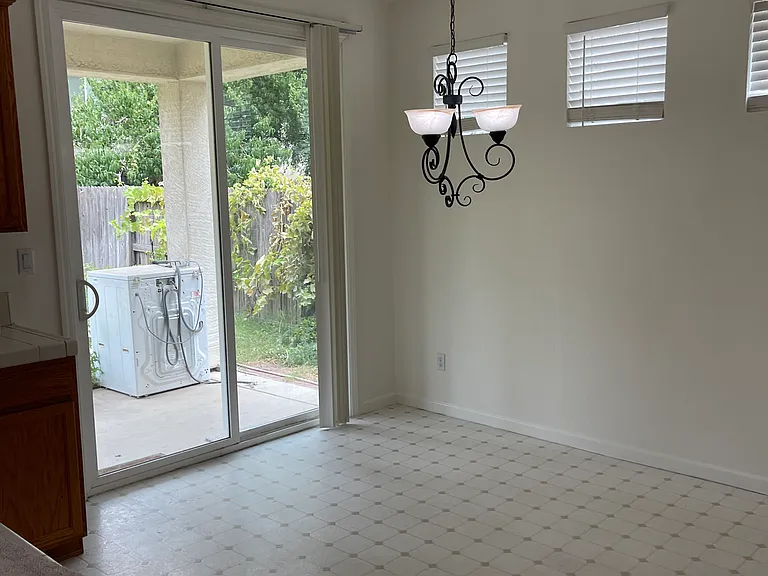 3572 Sepulveda Ave — Photo 16