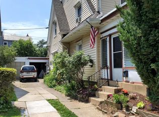 18 W Windermere Ter, Lansdowne, PA 19050