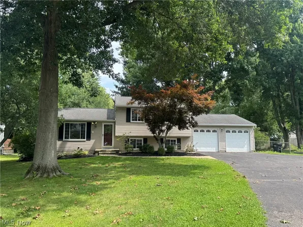 1596 Statten Ct, Painesville, OH 44077