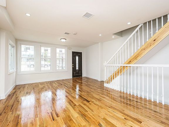 5th image of 3065 Heath Ave