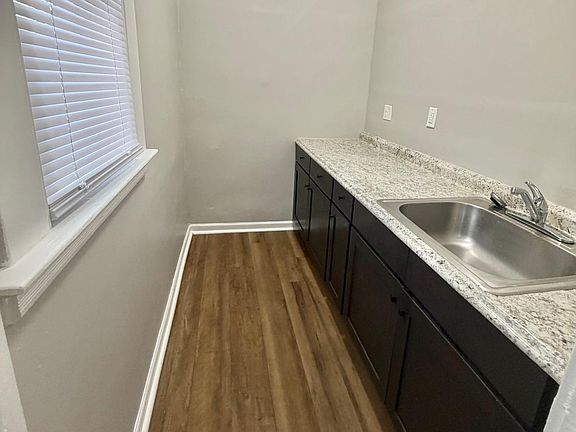 2nd image of 84 Bassett St #2