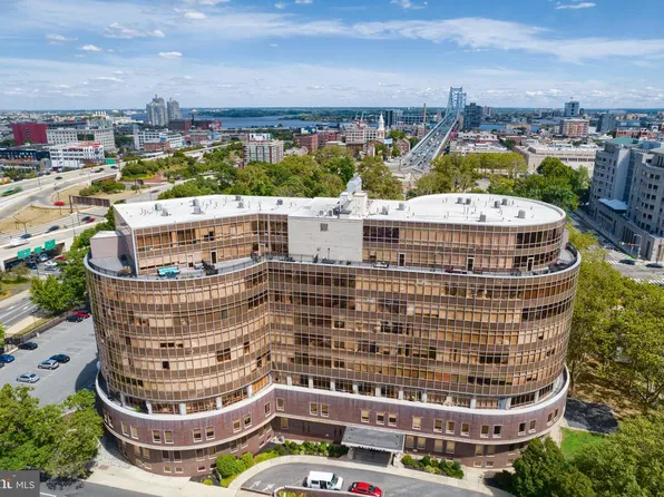 201-59 N 8th St #104, Philadelphia, PA 19106