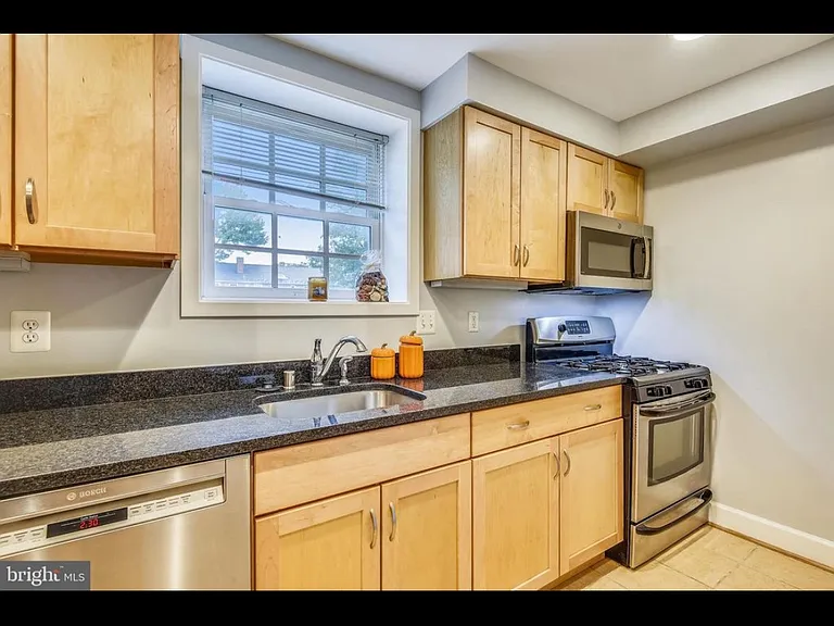 229 N Thomas St #101 — Photo 6