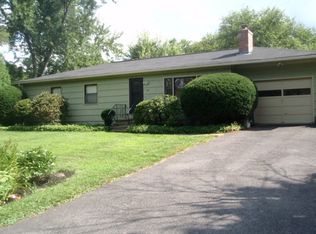 126 Glendale Rd, Amherst, MA 01002