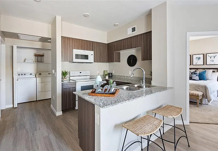 Avari Modern Apartments — Photo 4