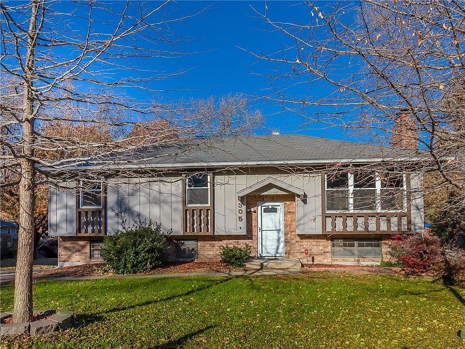 1st image of 305 SW Stonewood Ct