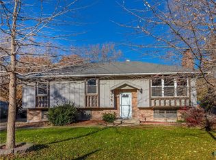 305 SW Stonewood Ct, Blue Springs, MO 64014