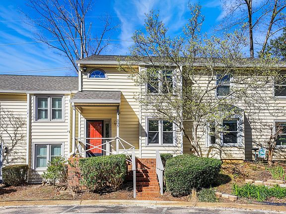 3rd image of 205 Oak Hollow Ct