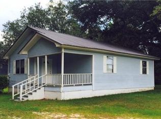 6914 Oak St, Grand Ridge, FL 32442