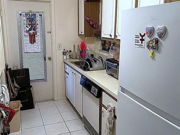 3rd image of 1420 Atlantic Shores Boulevard #337