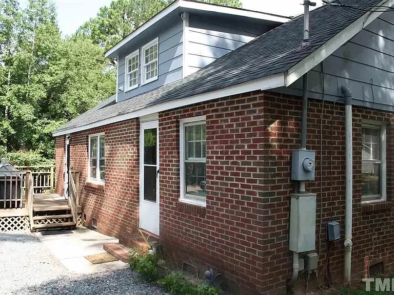 221 Howard Rd — Photo 56