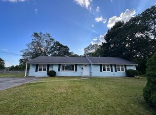 133 Lazywood Ln, Swansea, MA 02777