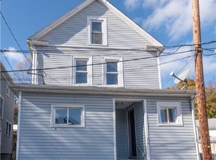 34 Oakdale Ct, Akron, OH 44303