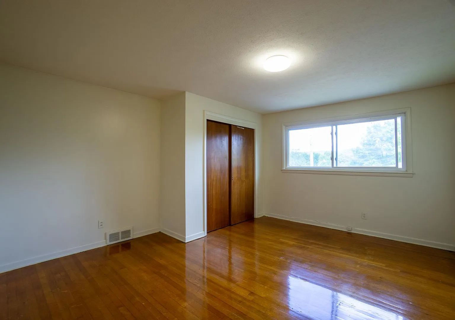 1270 Westcott Street Apt 2- Available 08/01/27 - Spacious 2 Bedroom Apartment with Garage Across ... — Photo 4