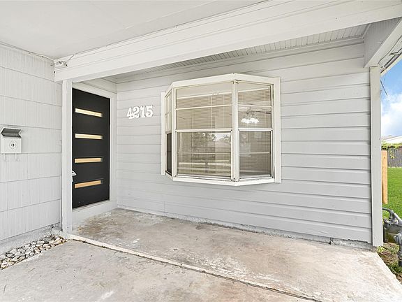 3rd image of 4215 E Ln