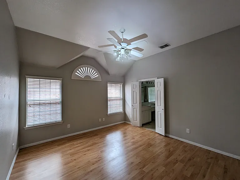 9200 Blue Water Dr — Photo 10