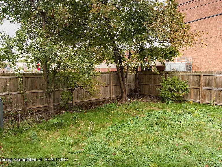 622 Carey St — Photo 13