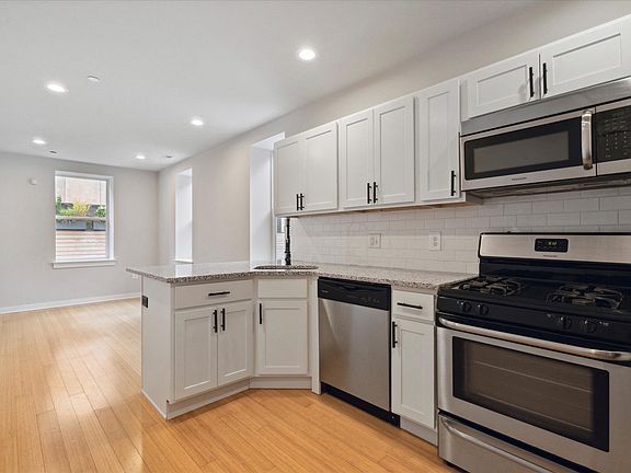 3rd image of 1612 Christian St #1