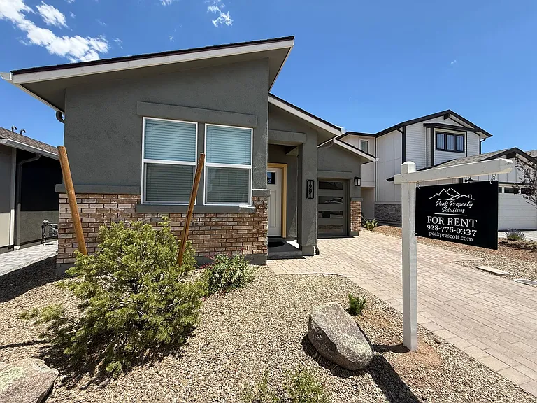 1291 Deadwood Ln — Photo 2