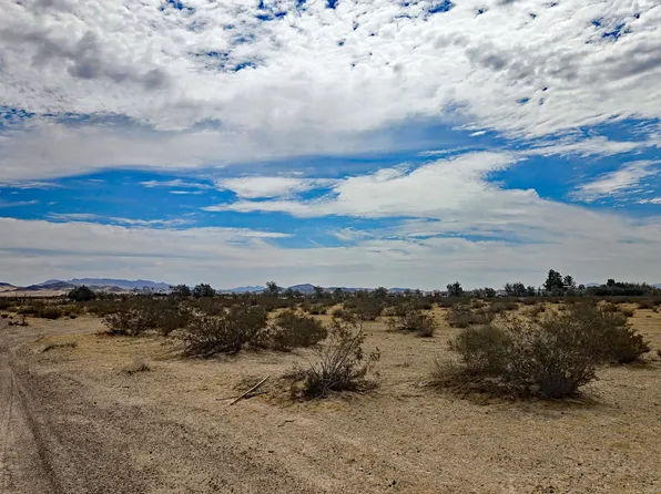 Riverside Rd, Newberry Springs, CA 92365