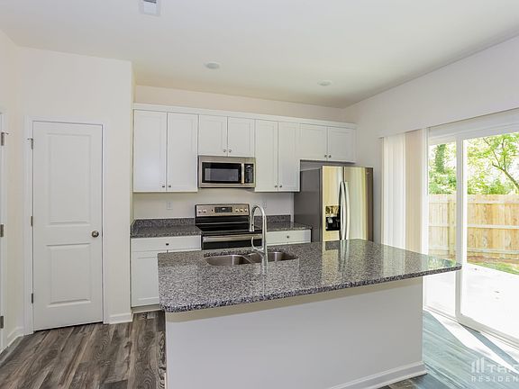 4th image of 412 Mables Ct