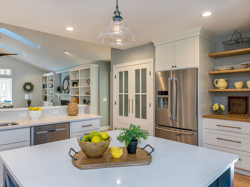1st image of 36 Maxwell Woods Dr #9