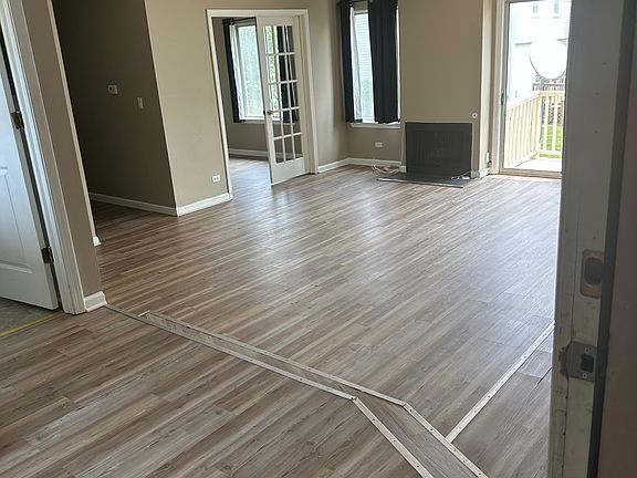 5th image of 320 Springlake Ln