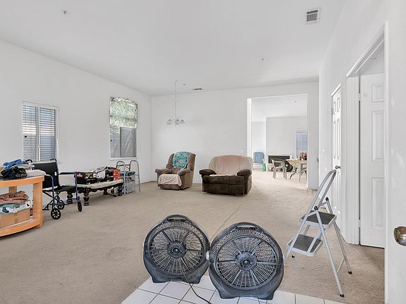 3rd image of 6835 Escena St