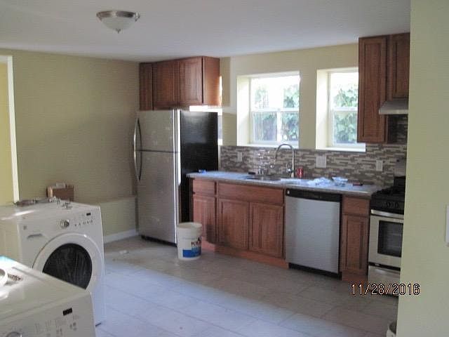 2nd image of 6112 Sacramento Ave