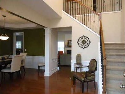 3rd image of 522 Pinchot Way