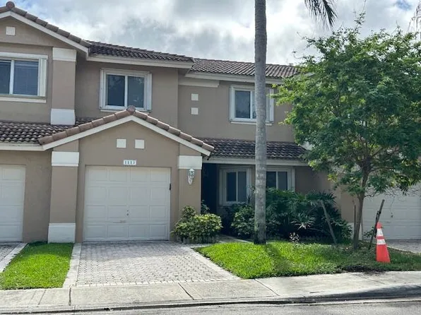 1113 SW 158th Ave, Hollywood, FL 33027