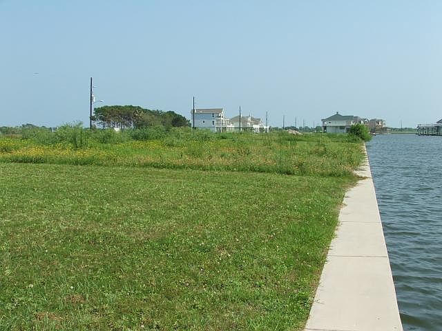 1st image of 1205 Lagoon Dr