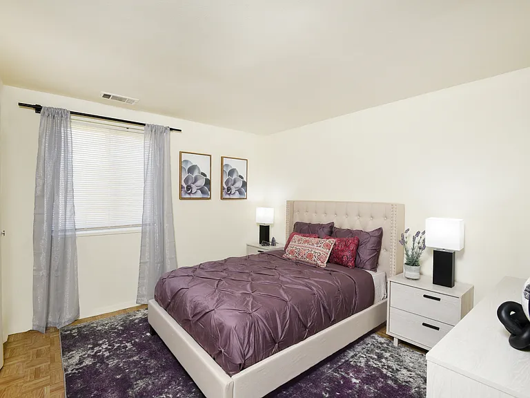 Winston Apartments — Photo 17