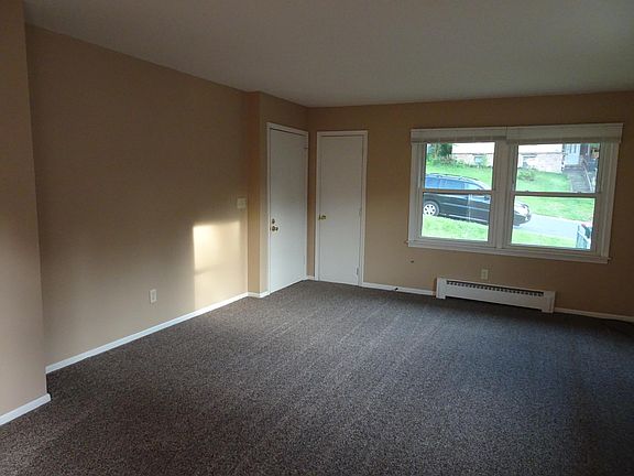 5th image of 1341 42nd Ave NE APT 1