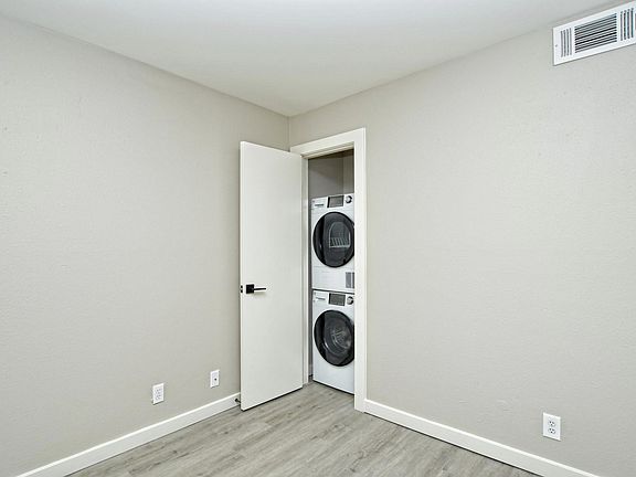 2nd image of 600 1/2 E 53rd St #115