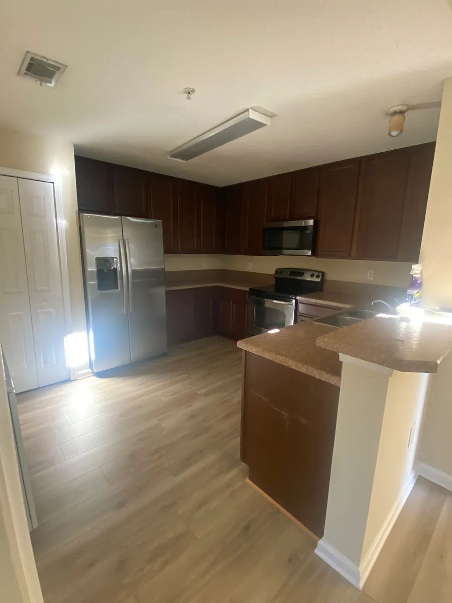 Kitchen - 6935 Ortega Woods Dr