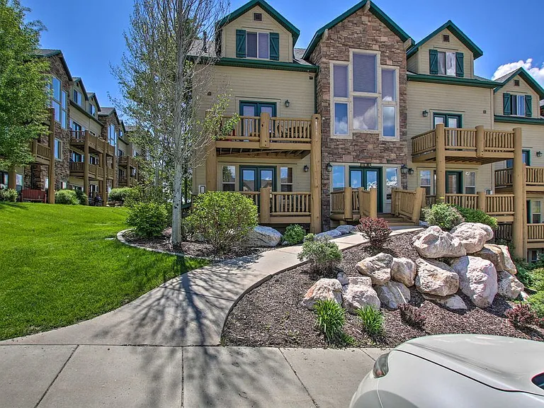 3524 N Fox Run Dr #1 — Photo 1