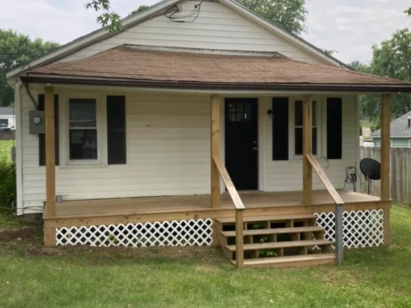 236 E 39th St, Buena Vista, VA 24416
