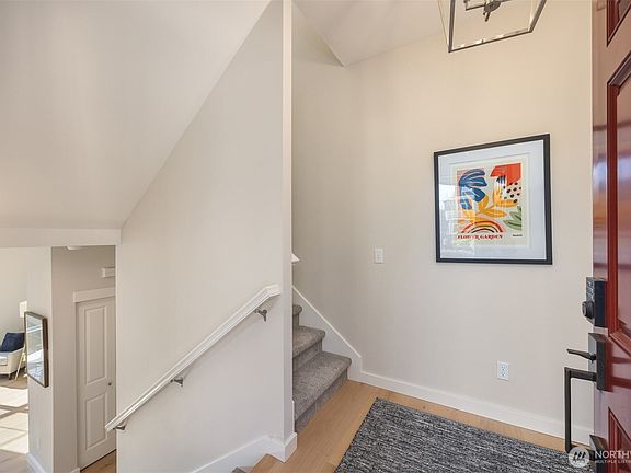 3rd image of 1936 17th Avenue NE