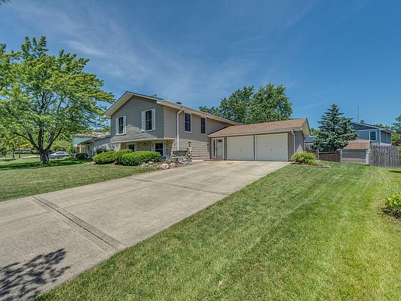 3rd image of 191 Manor Ln